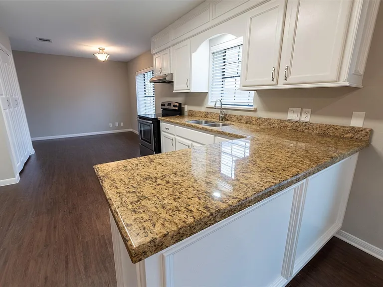 328 Lake View Dr — Photo 8