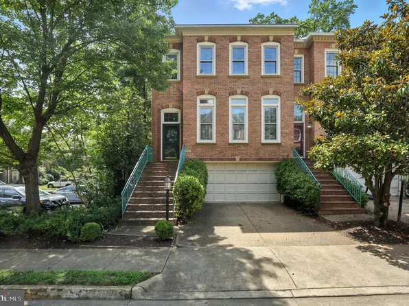 7576 Chrisland Cv, Falls Church, VA 22042