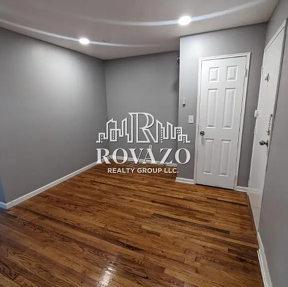 385 Roseville Ave #8 — Photo 3