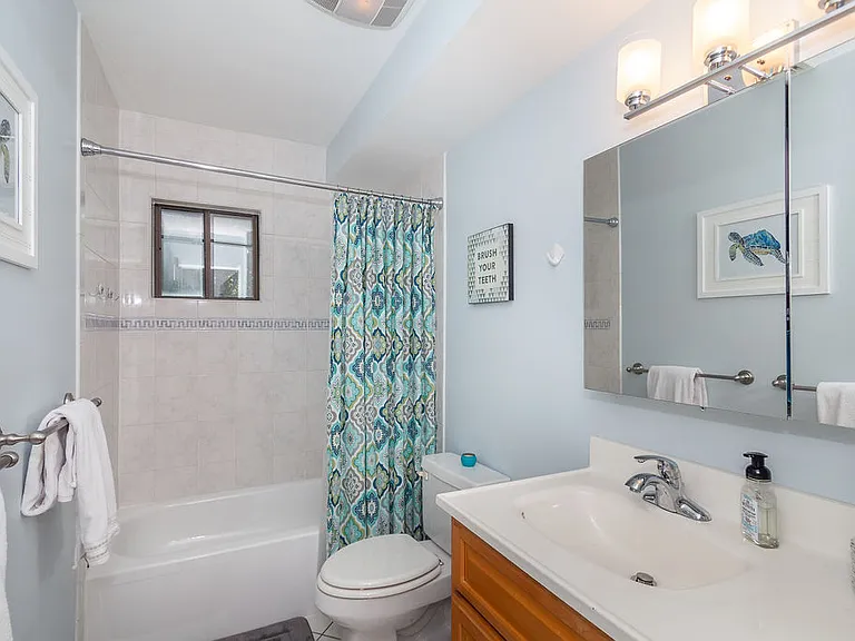 129 Governor Winthrop Rd — Photo 13