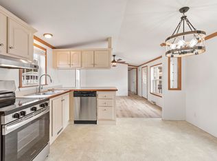 5R Arrow Dr, Salem, NH 03079
