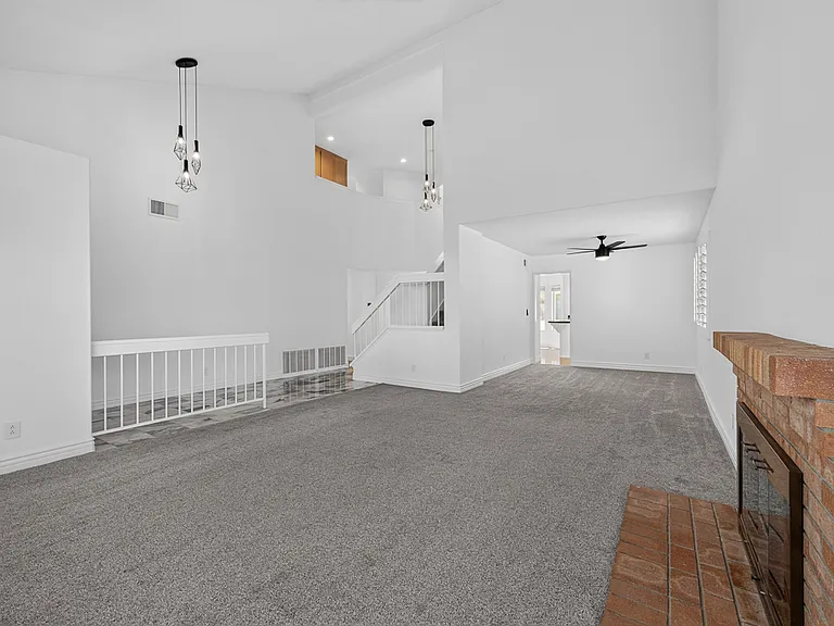 13887 Carriage Rd — Photo 9