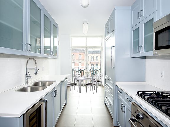 3rd image of 205 W 76th St APT 5F