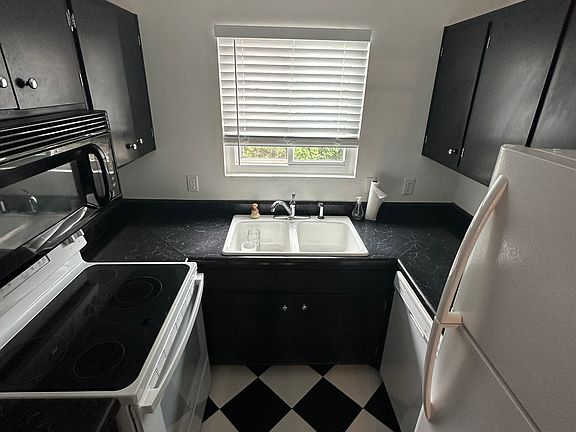 3rd image of 808 W Saint Augustine St #A7f526103
