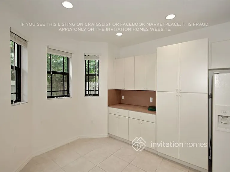 627 NE 35th Ave — Photo 5