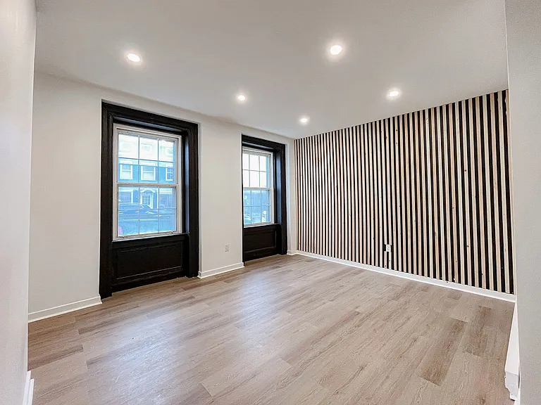 208 Warren St — Photo 84