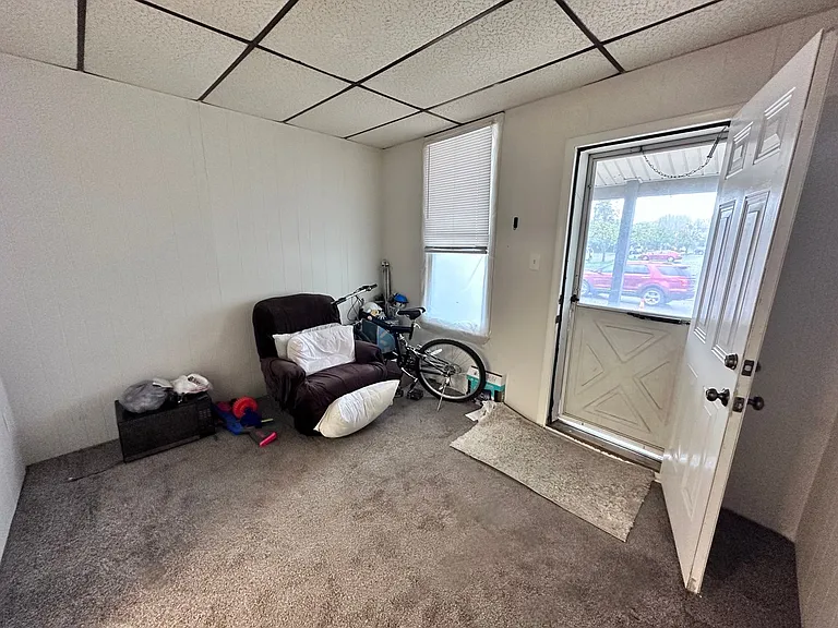 897 E Prospect St — Photo 11