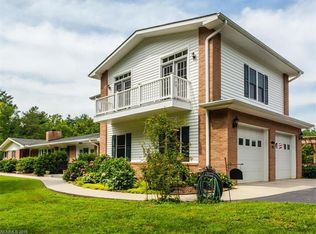 16 Farmhouse Dr, Mills River, NC 28759