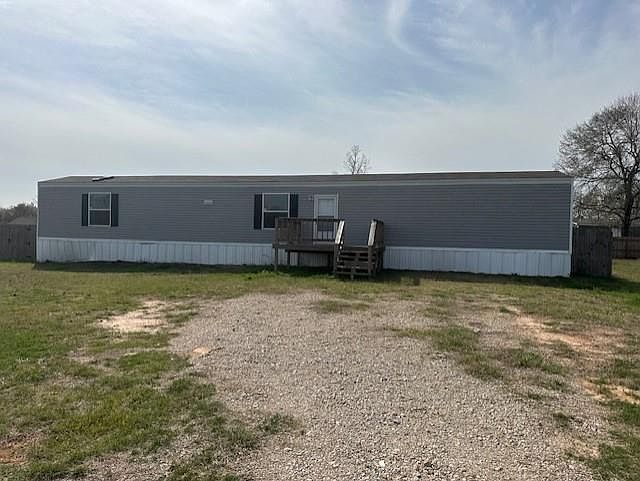 1st image of 16496 Dunhill Ln