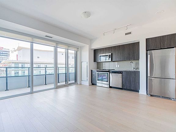 5th image of 30 Shore Breeze Dr #4112