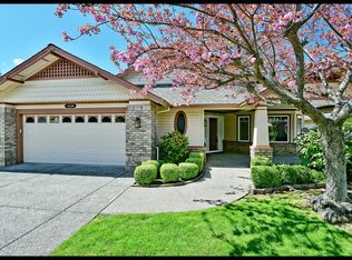 3528 S Village Dr, Medford, OR