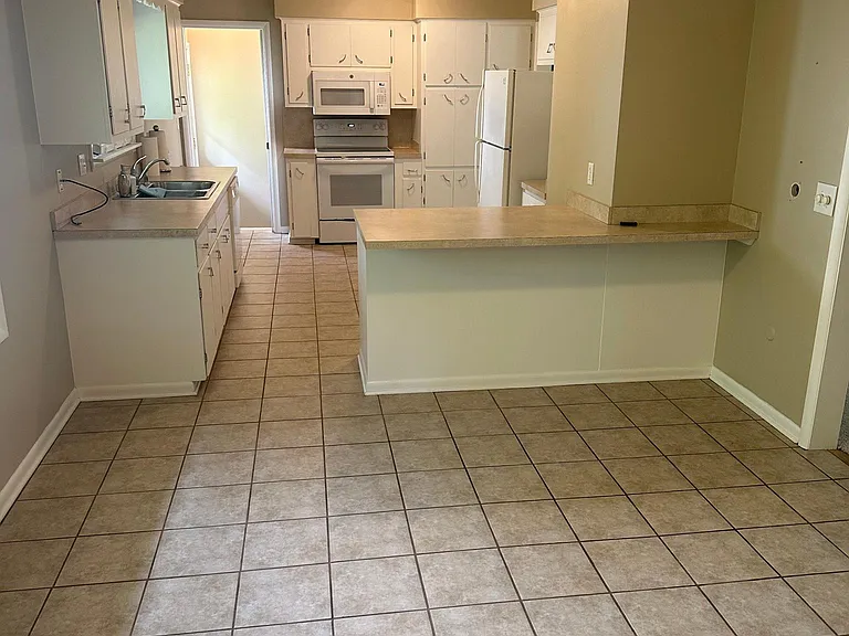 2739 Woodruff Ave — Photo 10