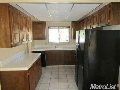 4th image of 4850 Tangerine Ave
