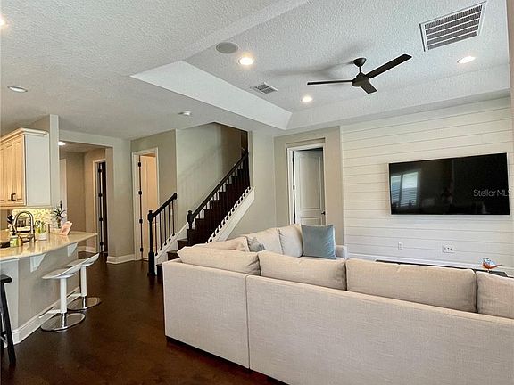 4th image of 7528 Bishop Square Dr