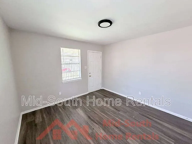 1353 Fairfax St — Photo 5