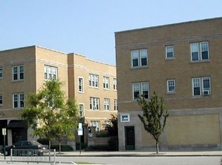 294 W Montrose Ave APT C2, Elmhurst, IL