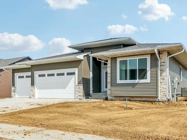 750 Chamberlin Ln, North Liberty, IA 52317