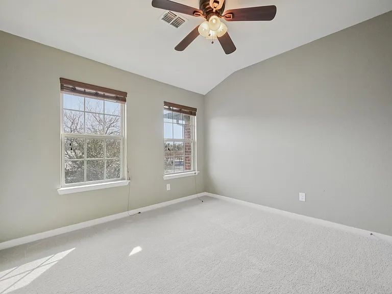 3934 Amberwood Dr — Photo 27