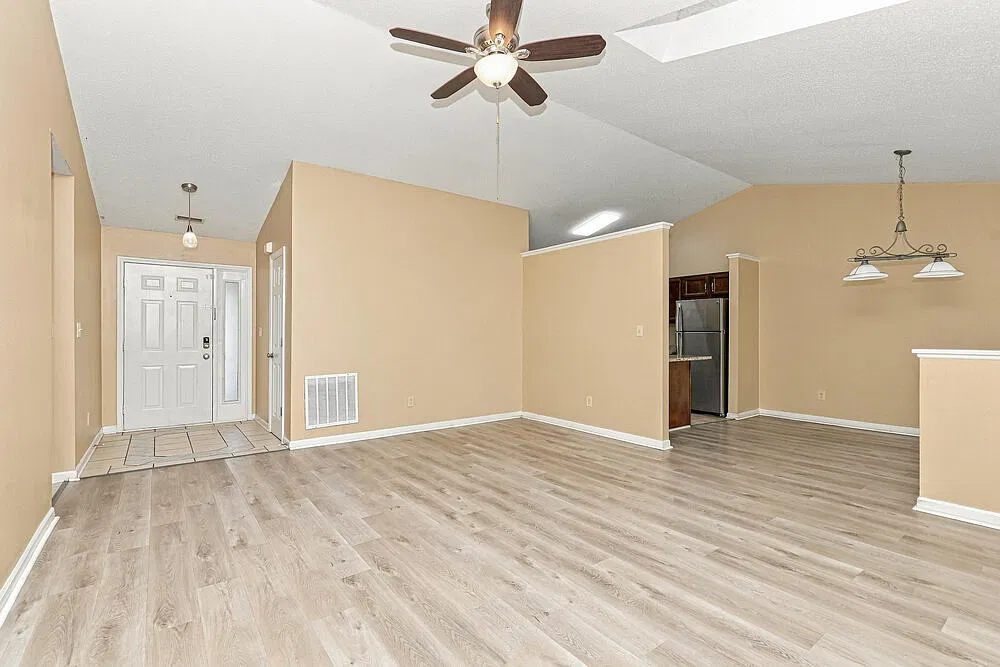 3 bed, 2.0 bath, 1484 sqft, $1,855 — Photo 4
