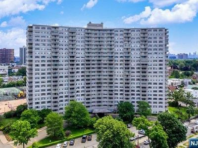 2000 Linwood Ave APT 16V, Fort Lee, NJ, 07024