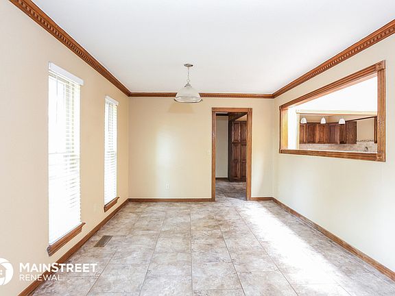 5th image of 8312 NW 112th Ter