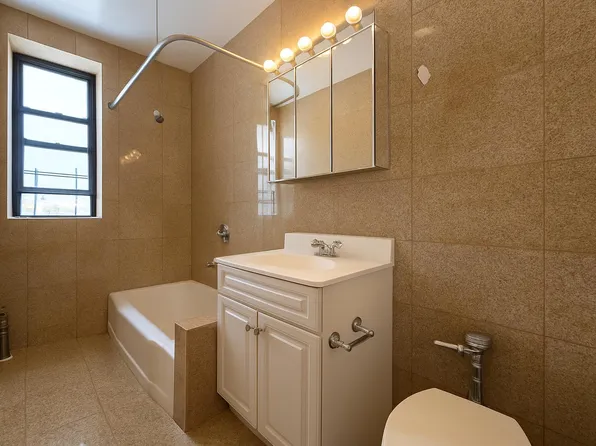 660 Fort Washington Avenue image 10 of 10