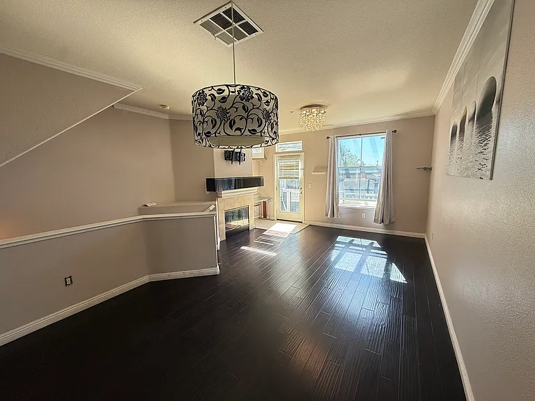 656 Grand Ter — Photo 4
