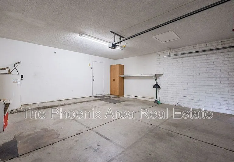 3231 N Woodburne Dr — Photo 27