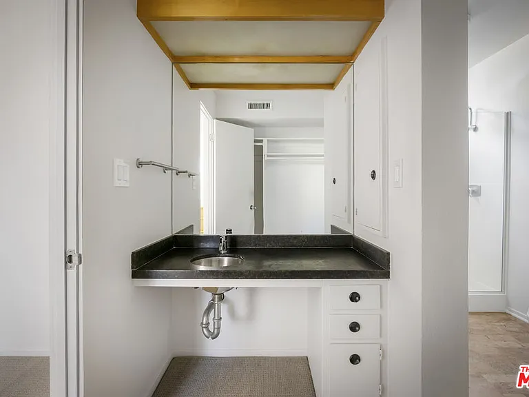 3035 Windsor Ave — Photo 42