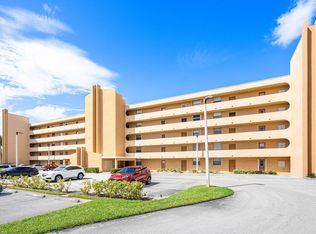 5301 NW 2nd Ave APT 302, Boca Raton, FL 33487