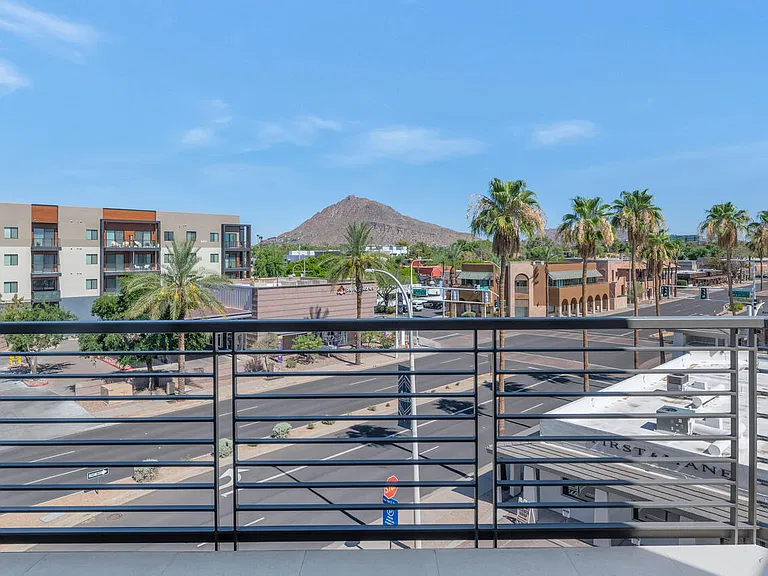 3801 N Goldwater Blvd #400 — Photo 39