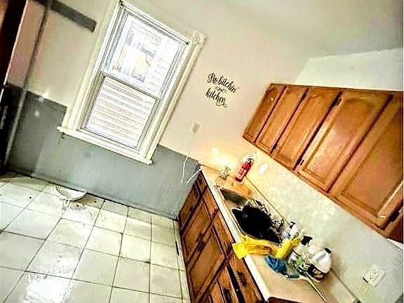 3rd image of 302 W Kline Ave
