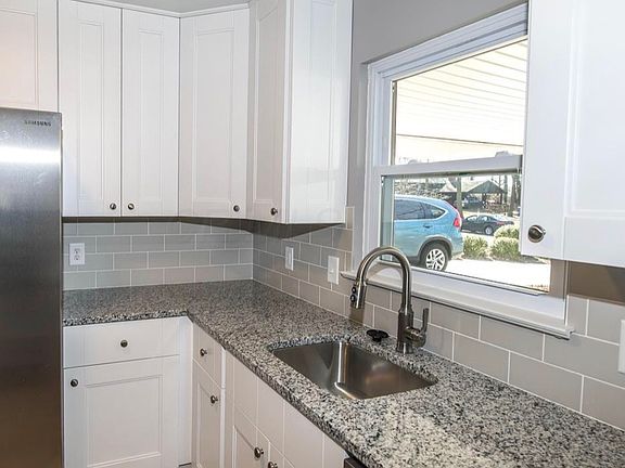 42” High Cabinet, Quartz Top