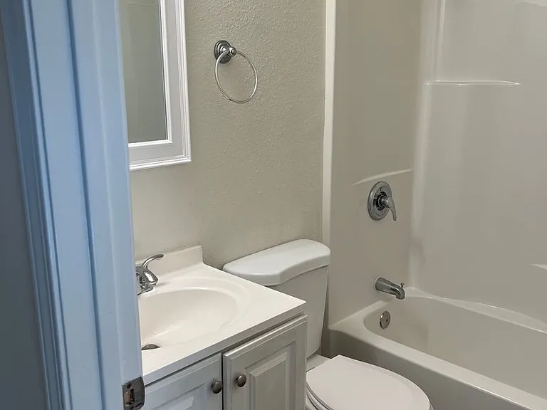 4053 Wilson Ave — Photo 4