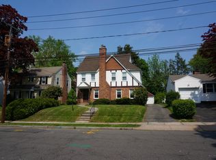 206 Walden St, West Hartford, CT 06107