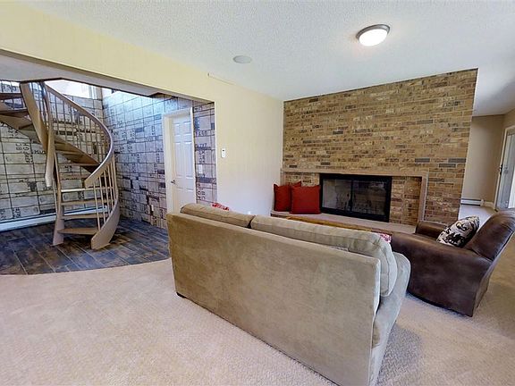 3rd image of 452 Wildwood Dr