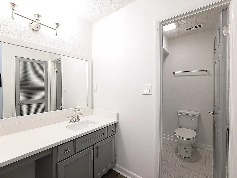 Windsor Apartments — Photo 7