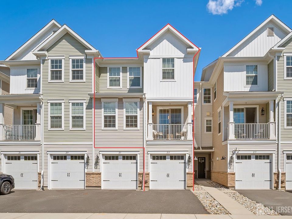 1st image of 215 Park Ln