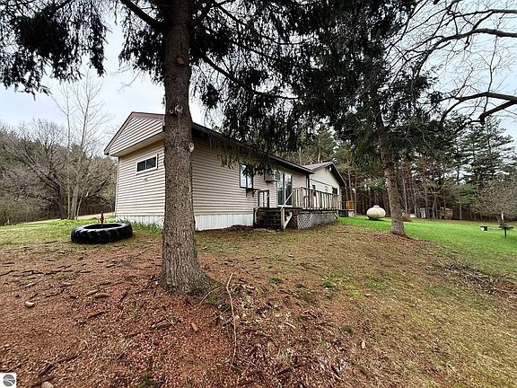 2nd image of 5651 N Seeley Rd