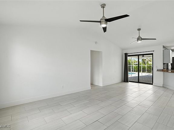 4th image of 4011 Agualinda Blvd