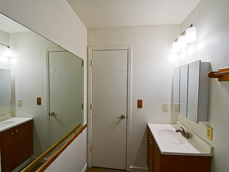 1600 E Long St #4 — Photo 10