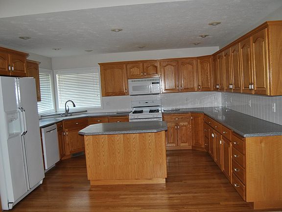 2nd image of 2250 E Greenbrier Dr