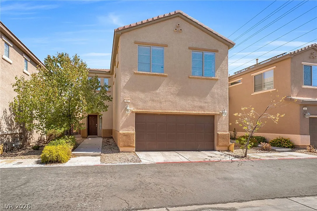 4 bed, 2.5 bath, 1803 sqft, $2,200 — Photo 1