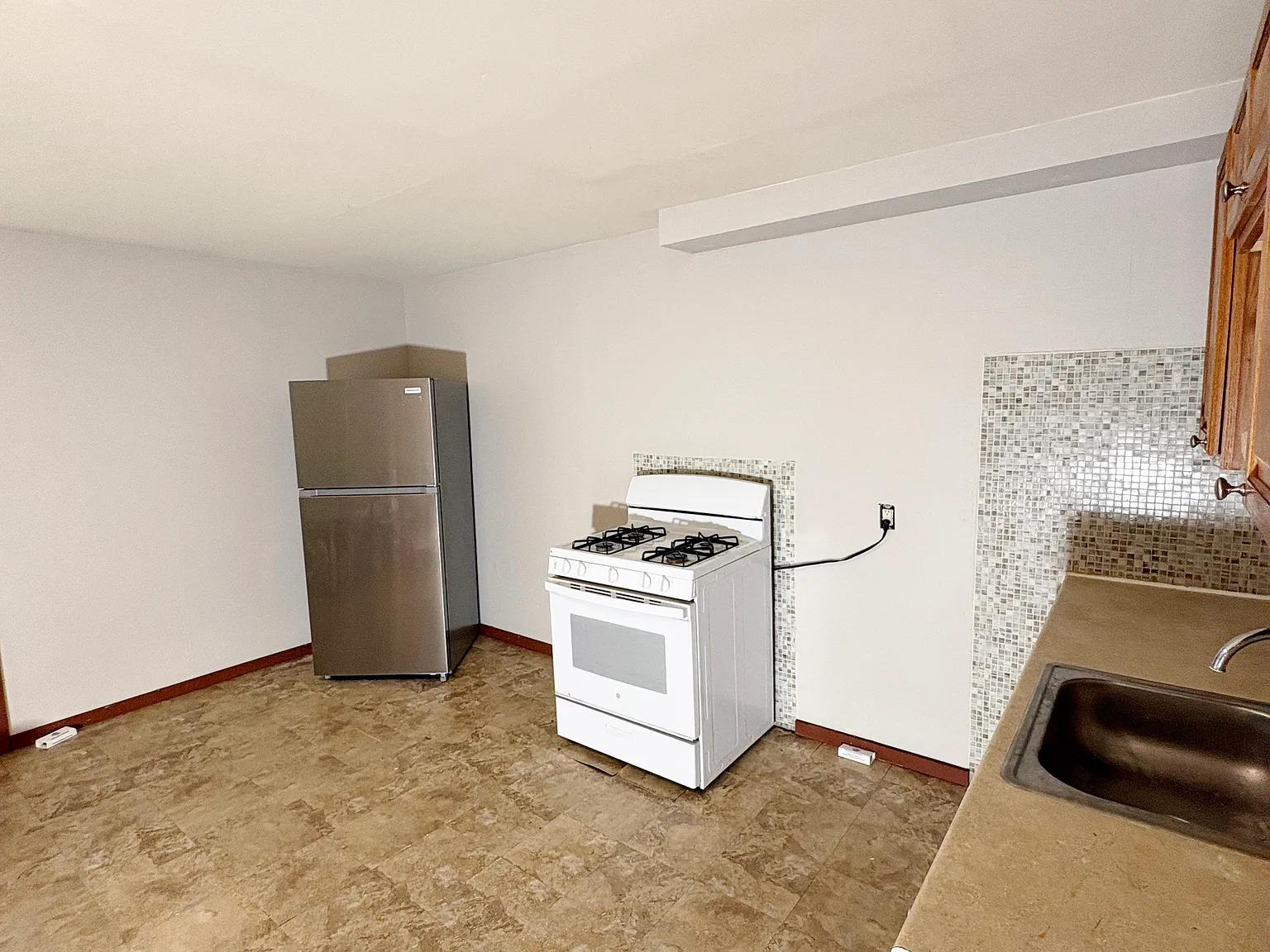 3 bed, $1,725 — Photo 3