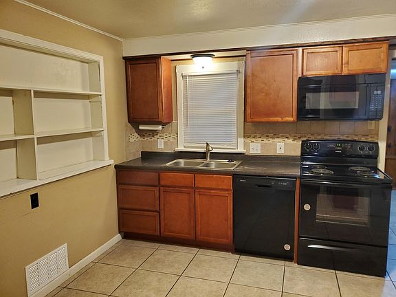 4th image of 1620 Good Hope St