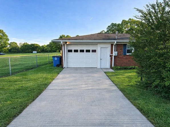 3632 Pleasant Plains Rd, Matthews, NC 28104