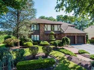3 Stone Ln, Marlboro, NJ 07746