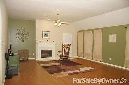 4th image of 1819 Oak Lodge Dr