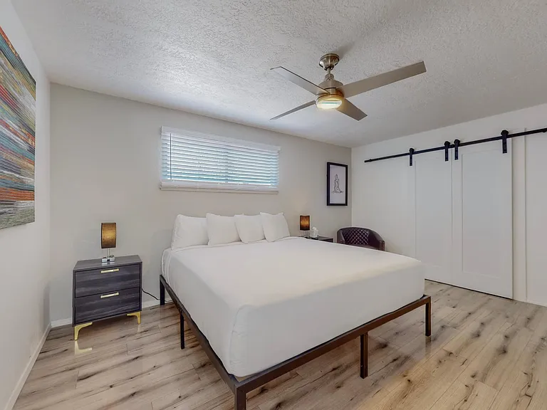 1621 Lafayette Dr NE — Photo 38