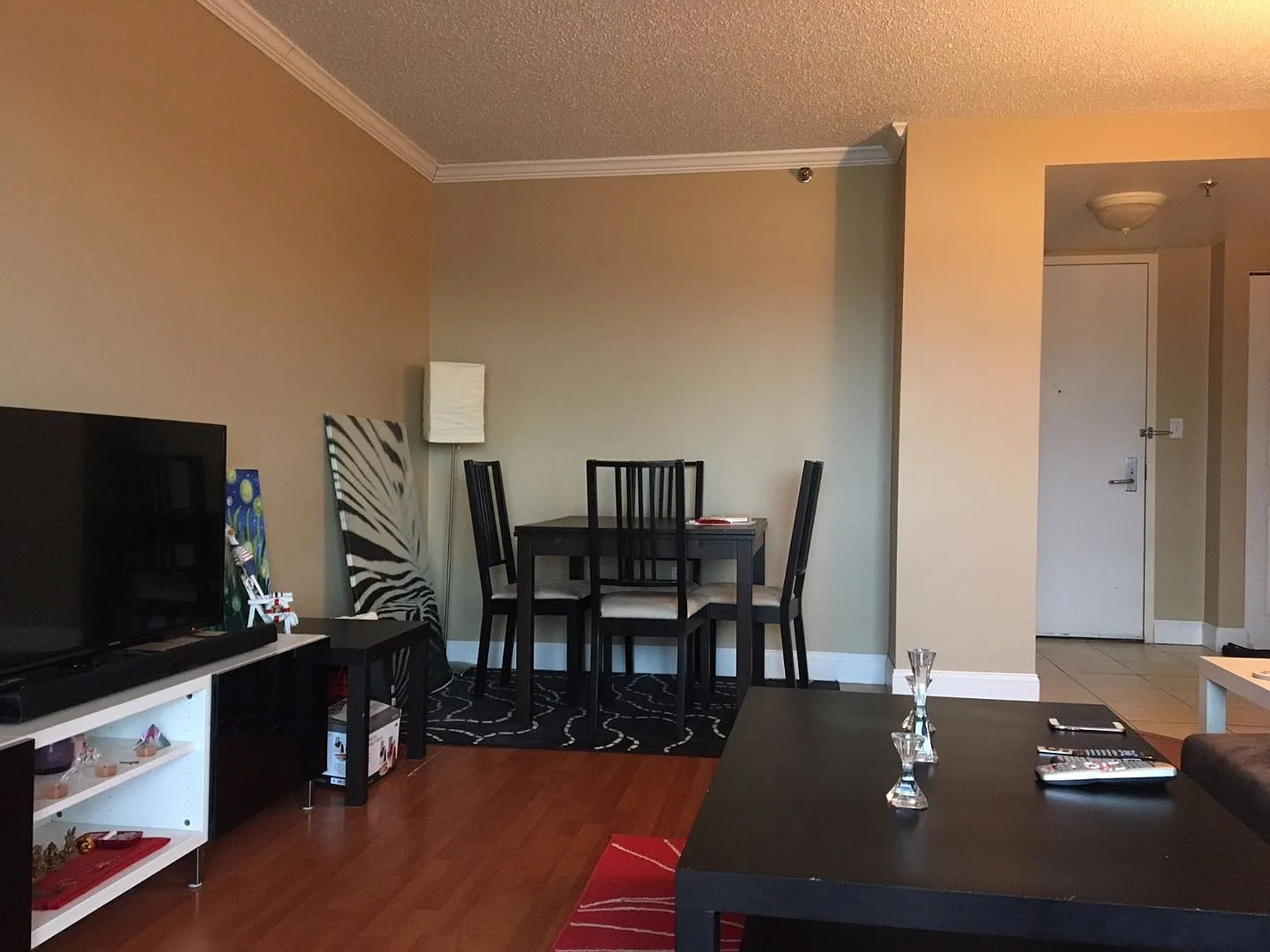 Spacious Top-Floor 2-Bedroom with Heat Included & Garage Parking! — Photo 3